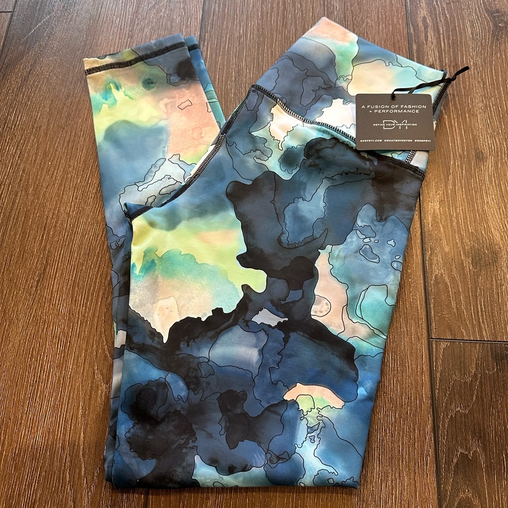 NWT DYI Large legging. Multicolor. Machine washable.
